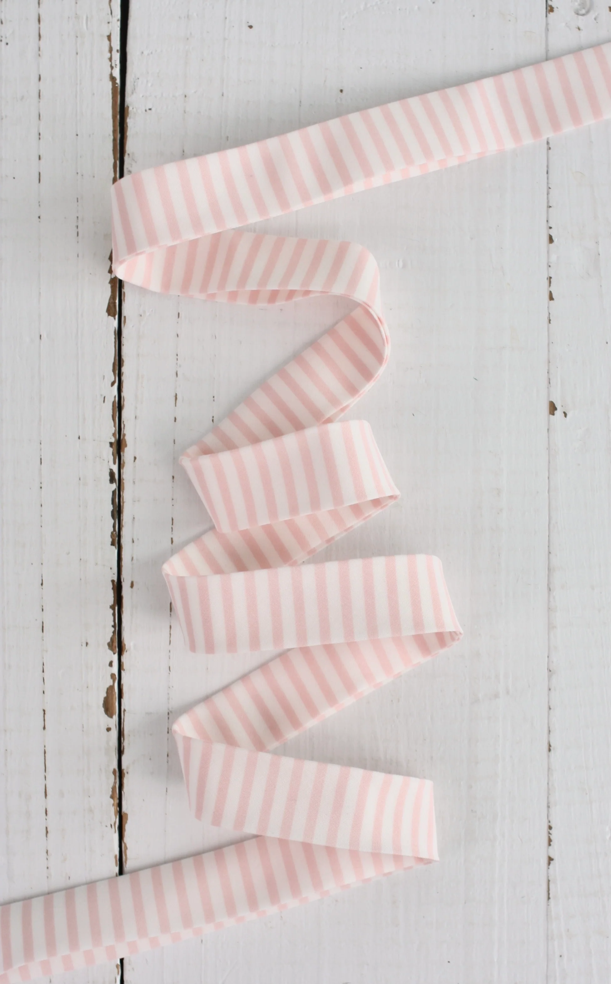 Bias Quilt Binding - 8 yd pack Delicate Pink Stripe