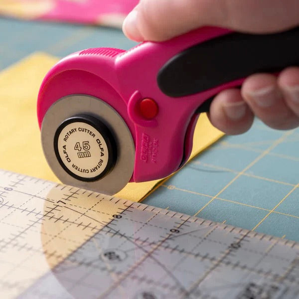 Olfa Ergonomic Rotary Cutter Magenta