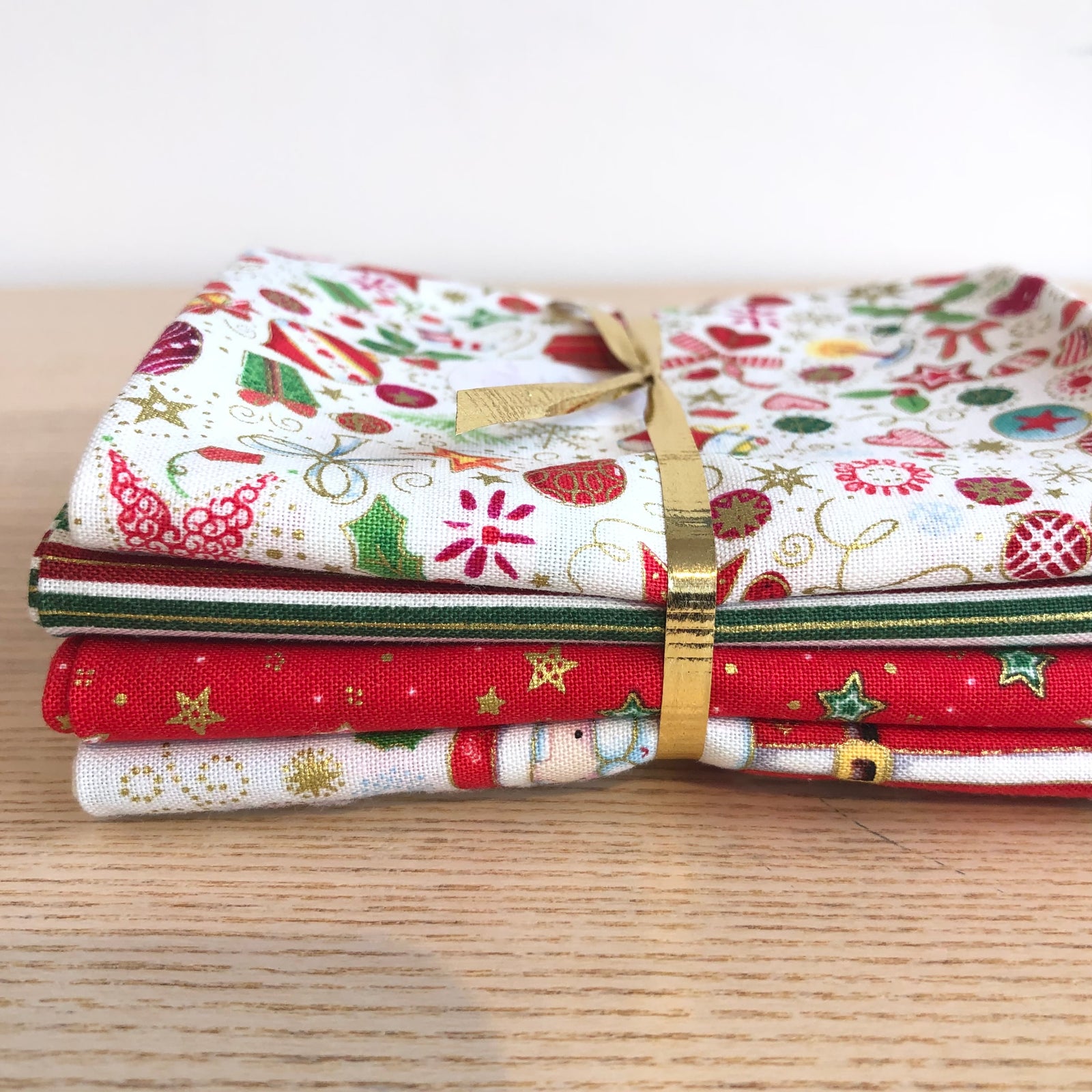 Jolly Saint Nick Fat Quarter Bundle