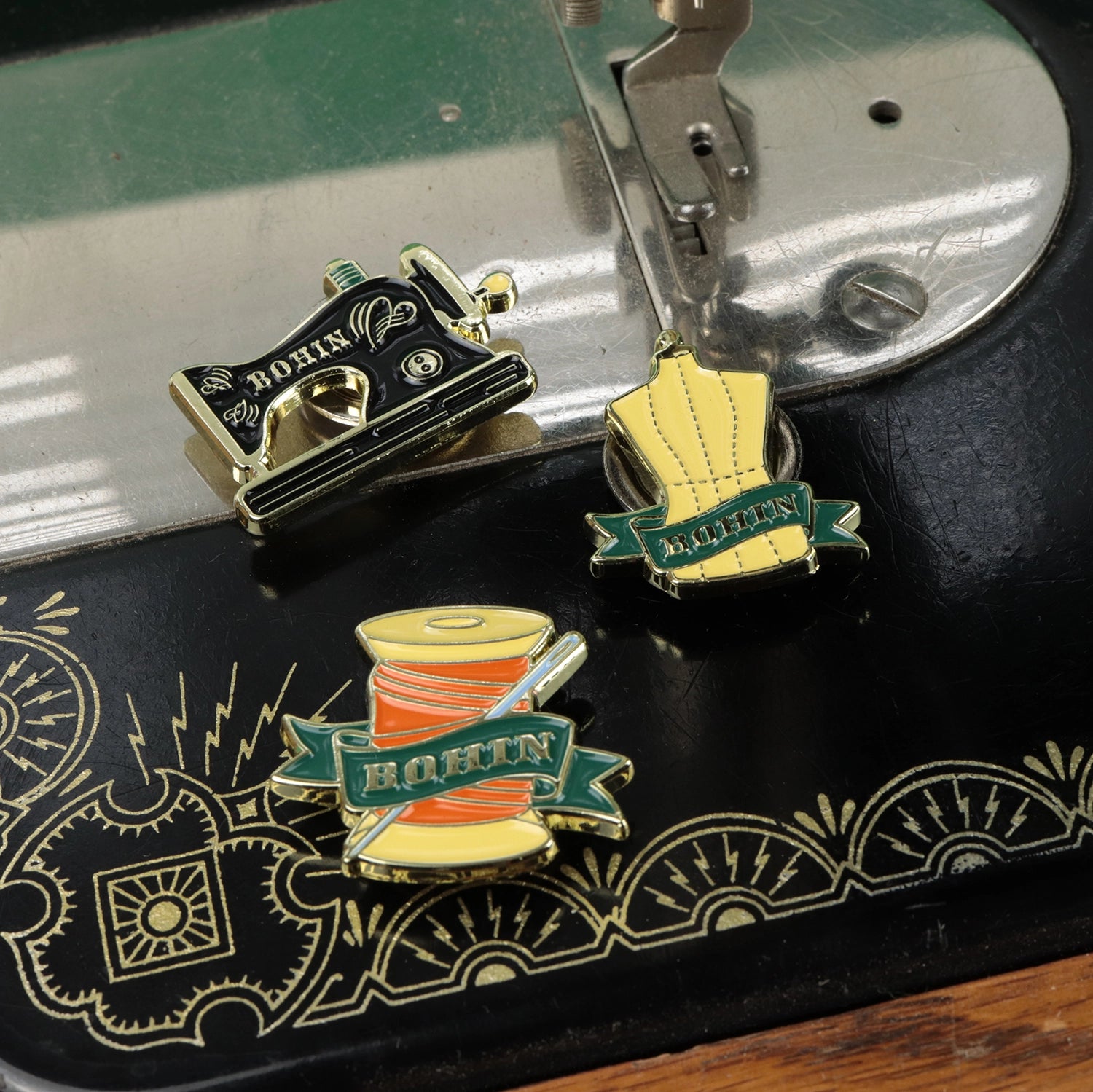 Bohin Needle Minder Sewing Form