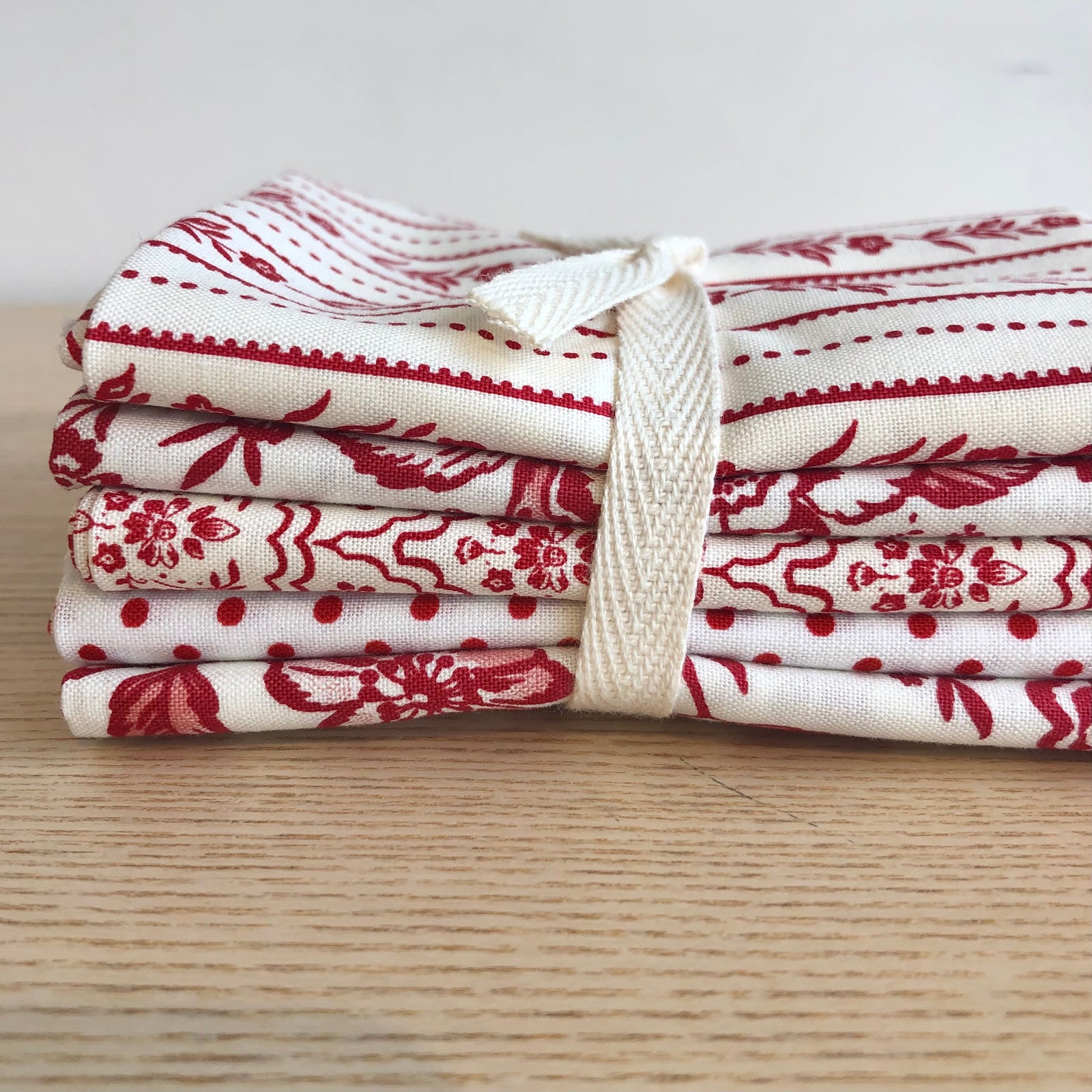 Red Delicious Fat Quarter Bundle