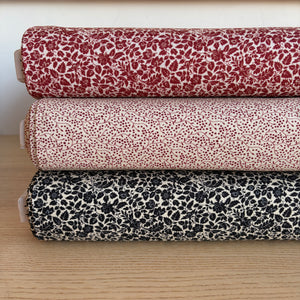 Modern Classics Flower Field Black
