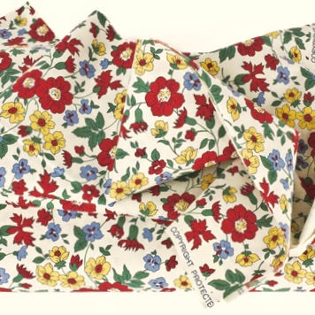 Aunt Grace's Red Flowers Wideback