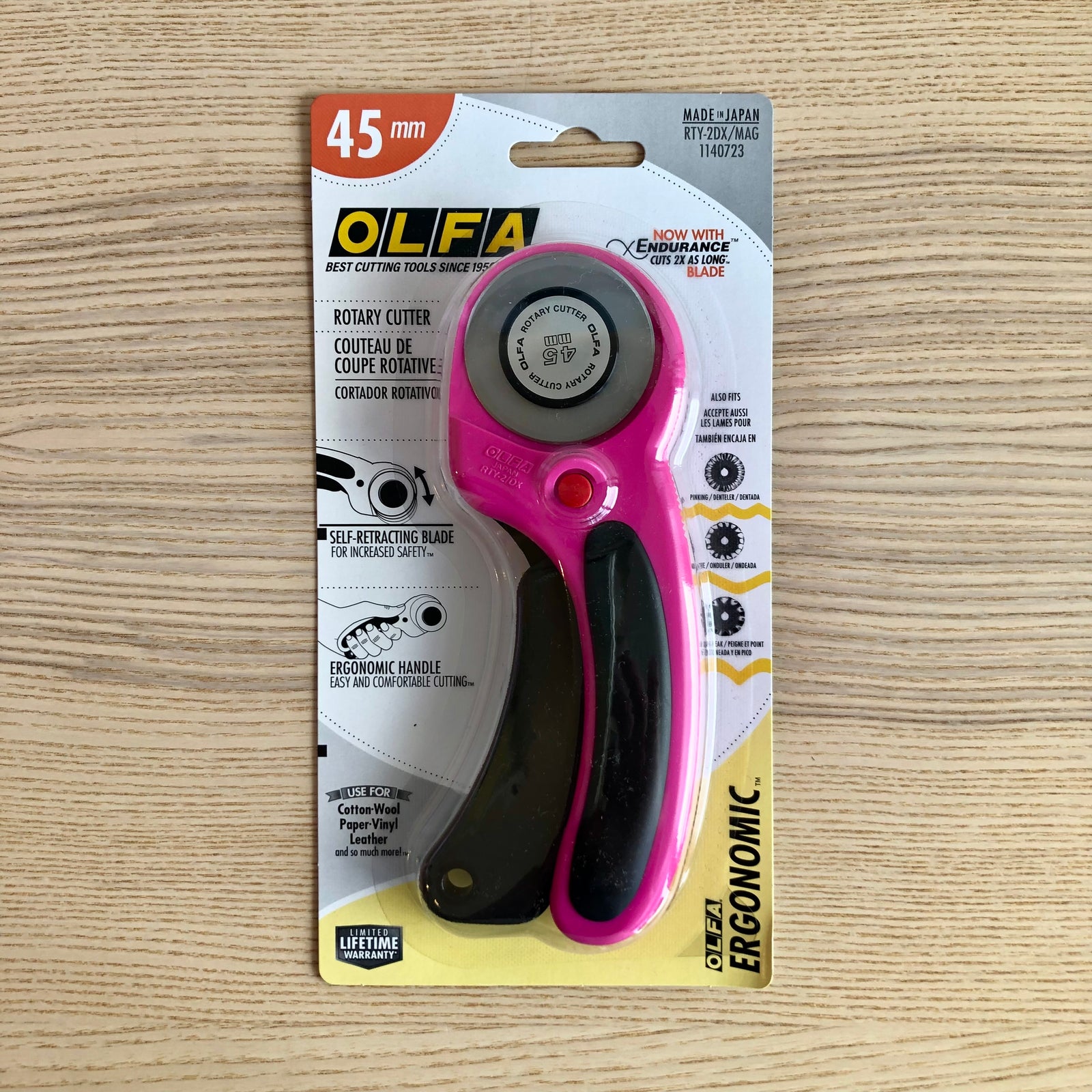 Olfa Ergonomic Rotary Cutter Magenta