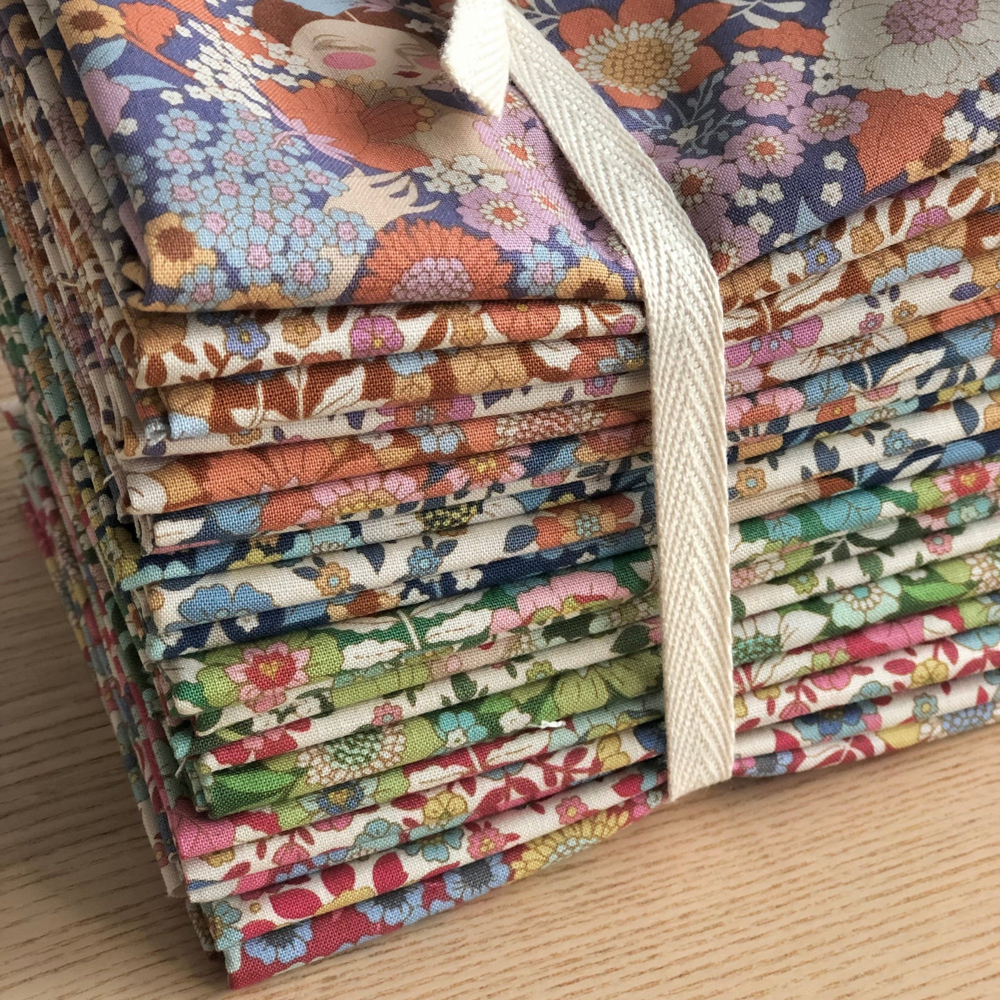 Wallflower Fat Quarter Bundle