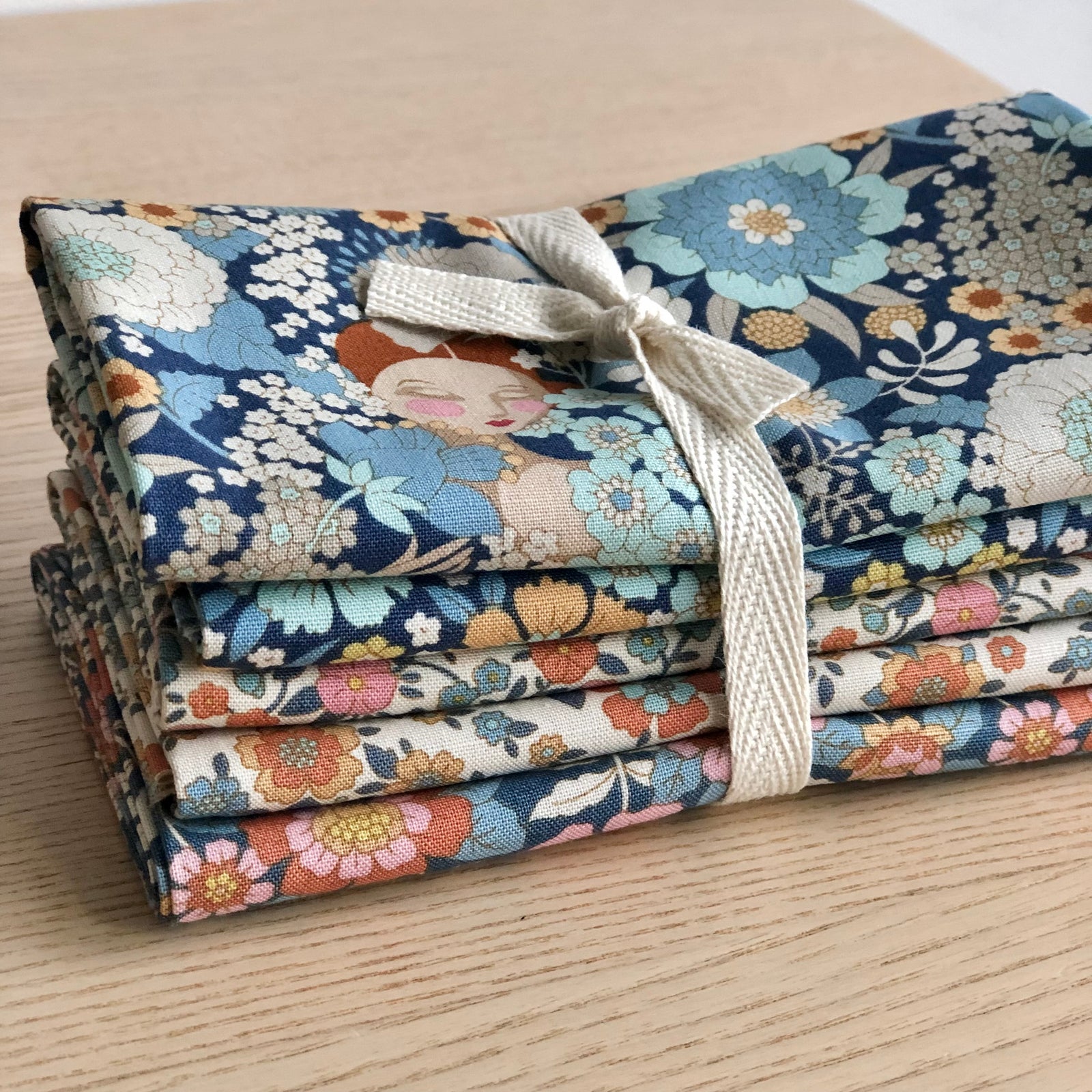 Wallflower Fat Quarter Bundle Blue