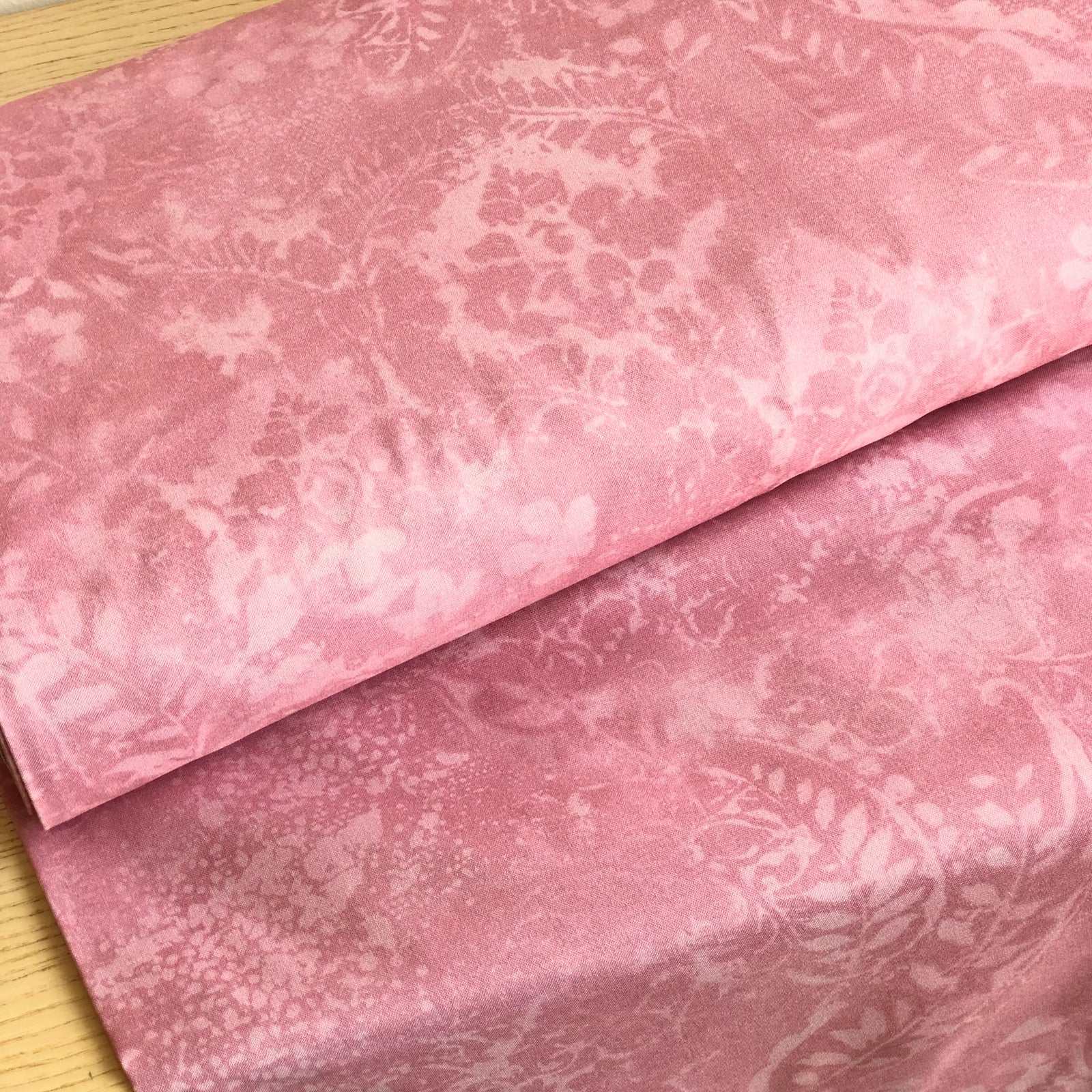 Vintage Damask Wideback