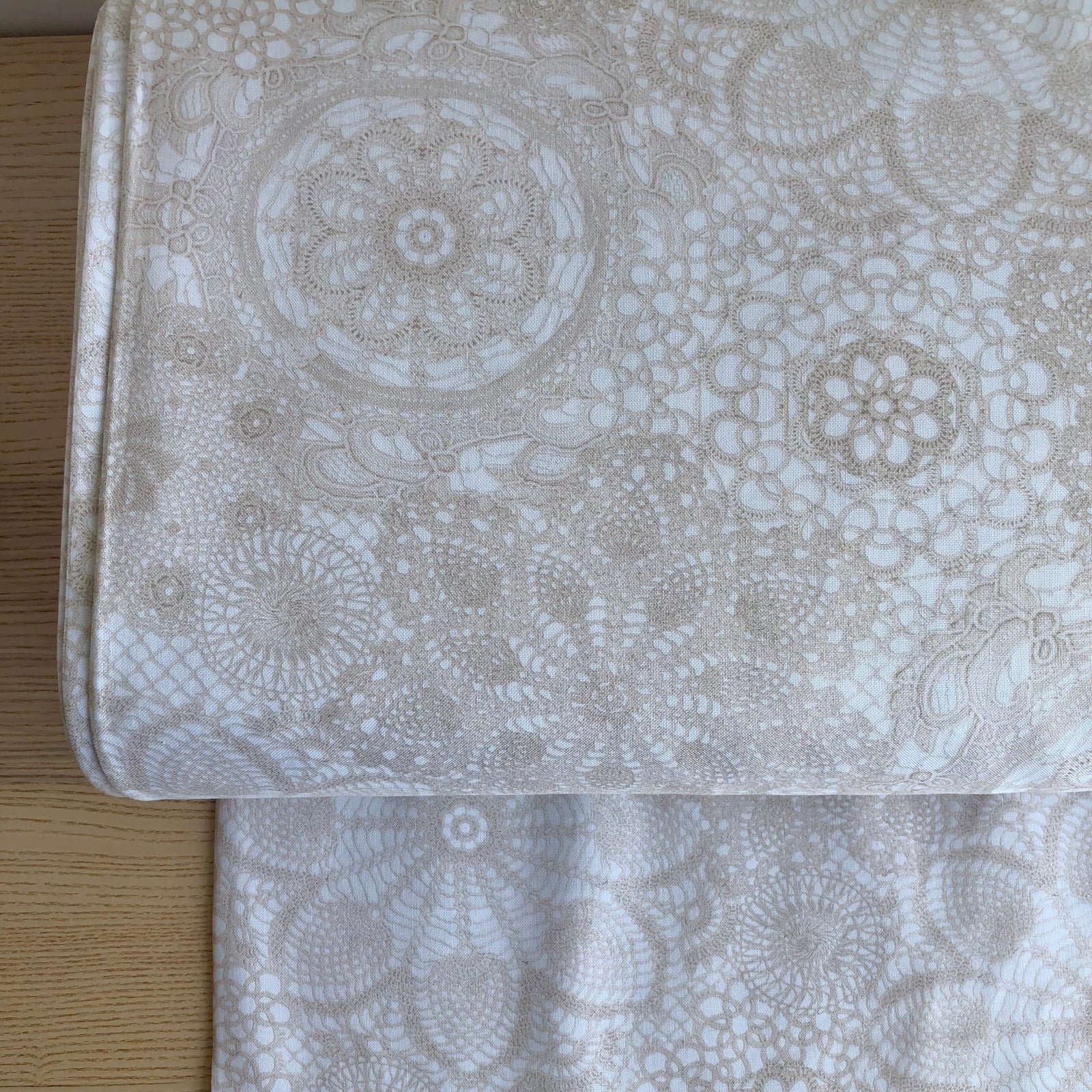 Cottage Lace Wideback