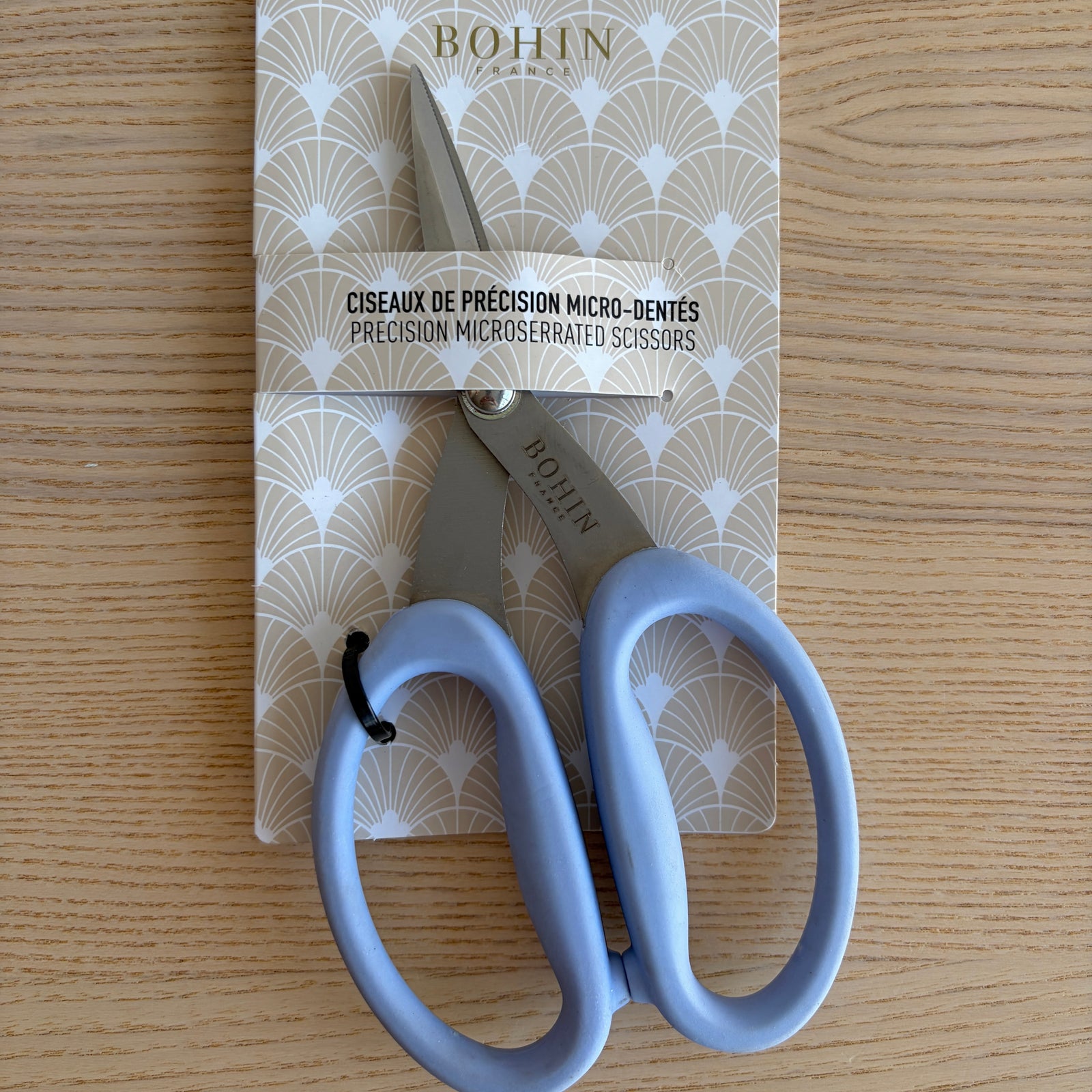 Bohin Precision Microserrated Scissors Cornflower Blue