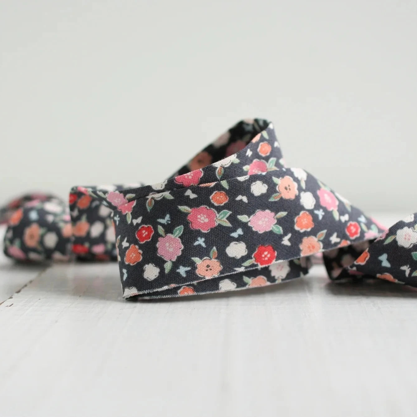 Bias Quilt Binding - 8 yd Pack Midnight Flower Bed