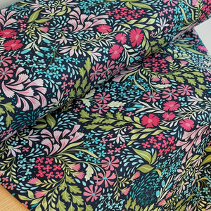 Garden Dalliance Variegated Wideback