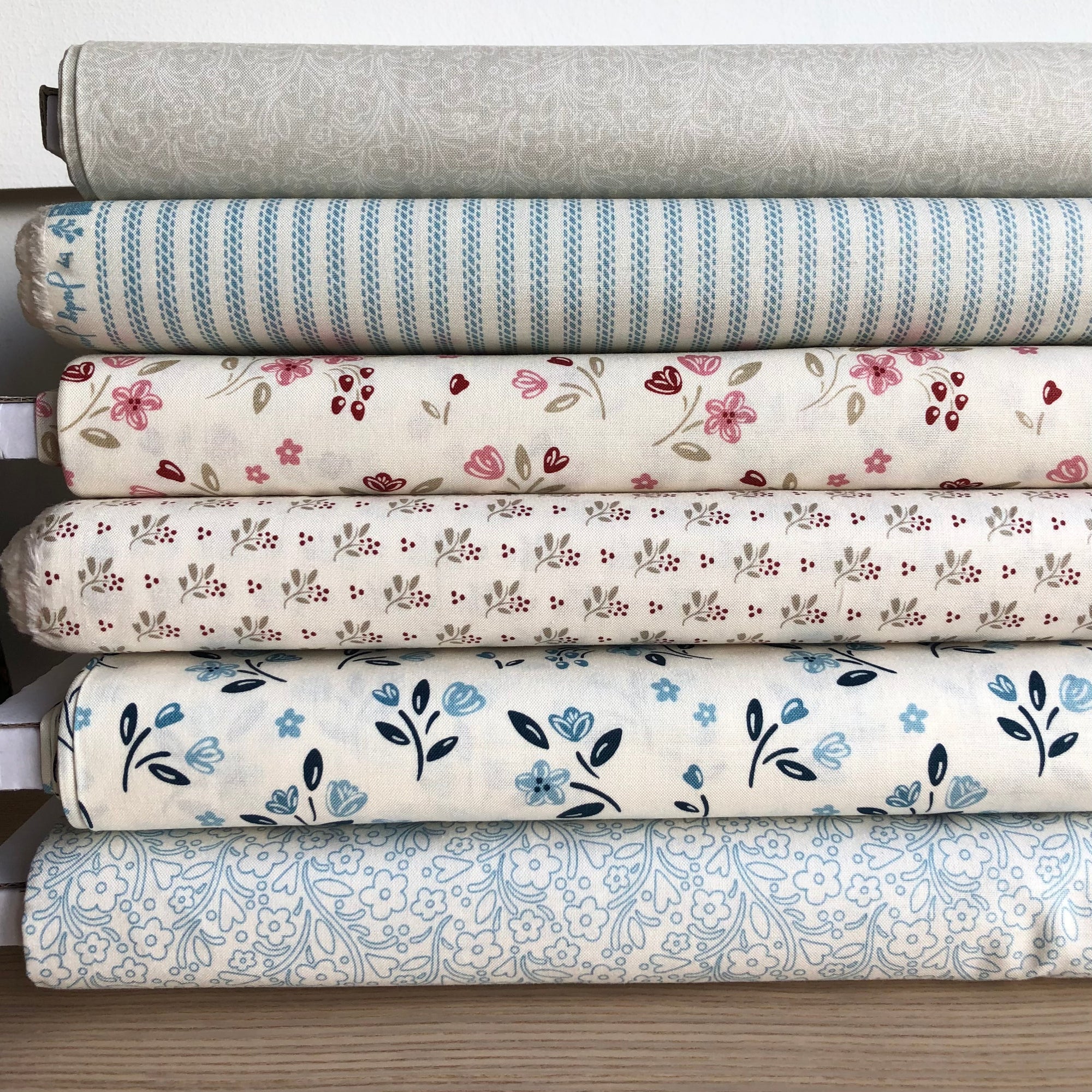 Cozy House Dainty Flowers Chambray