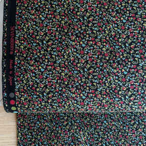 Sevenberry Petite Garden Lawn Black and Red