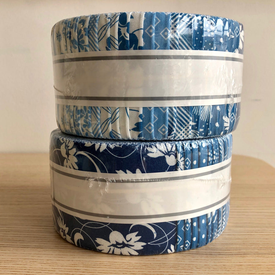 Daisy's Bluework Jelly Roll