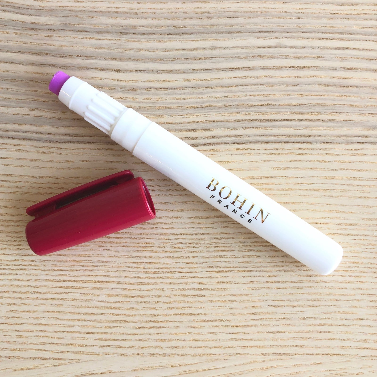 Bohin Fabric Glue Pen