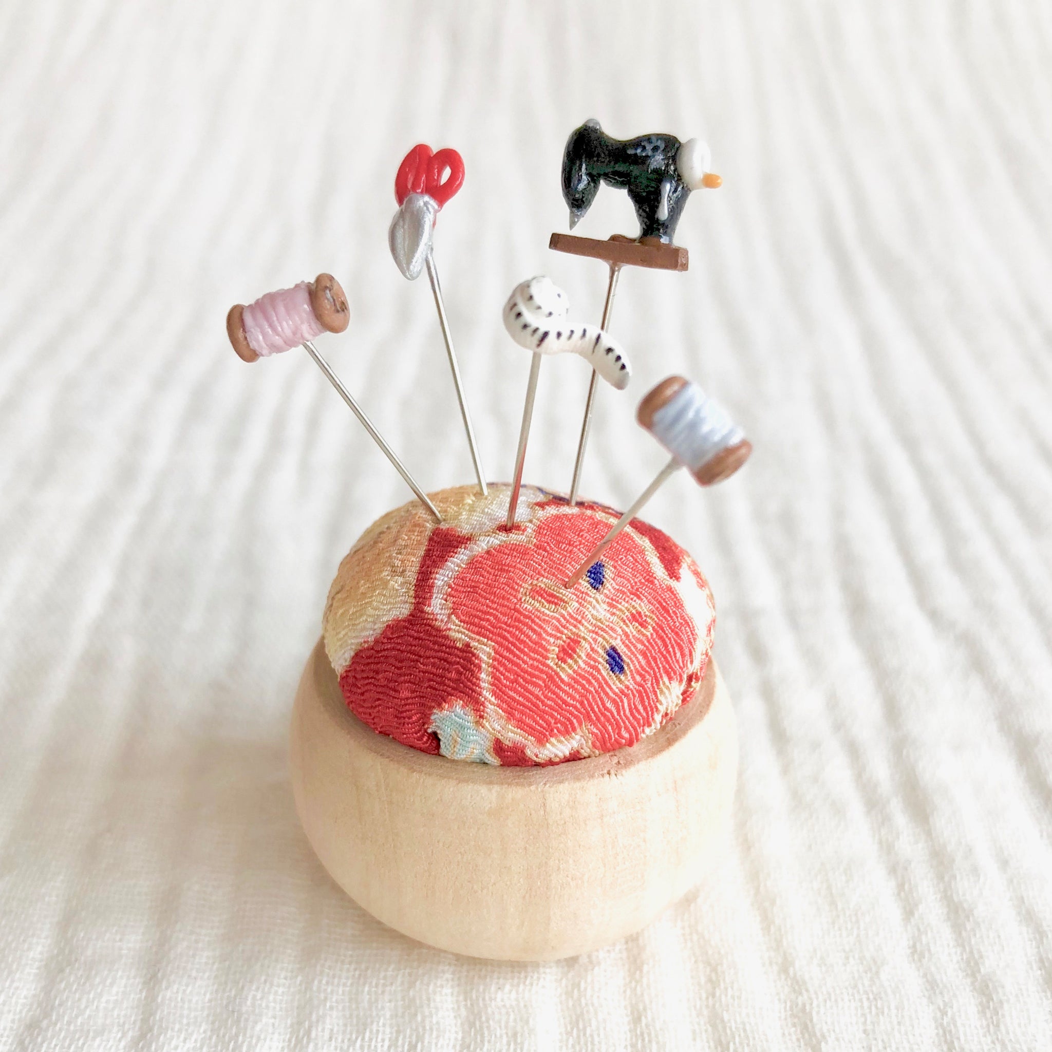 Sew Tiny Pin Cushion - country clothesline