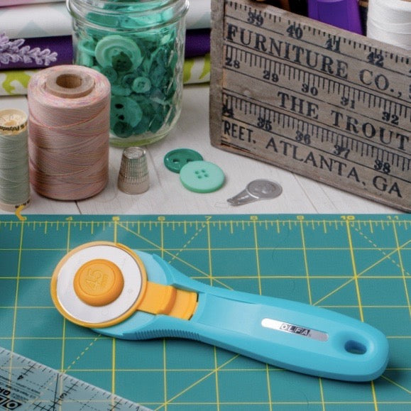 Olfa Splash 45mm Rotary Cutter in Aqua